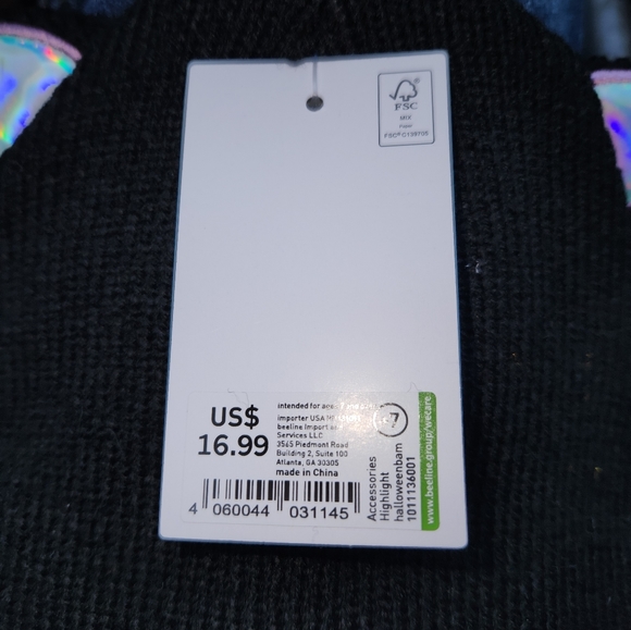 Kids iridescent cat ear winter hat with embroidered whiskers. - Picture 3 of 3